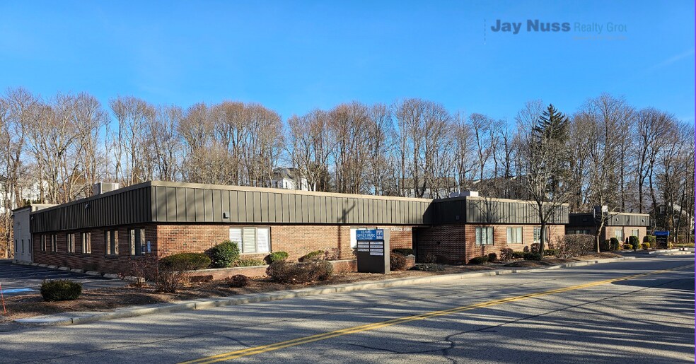 More Photos Of 44 Adams St, Braintree Medical For Lease