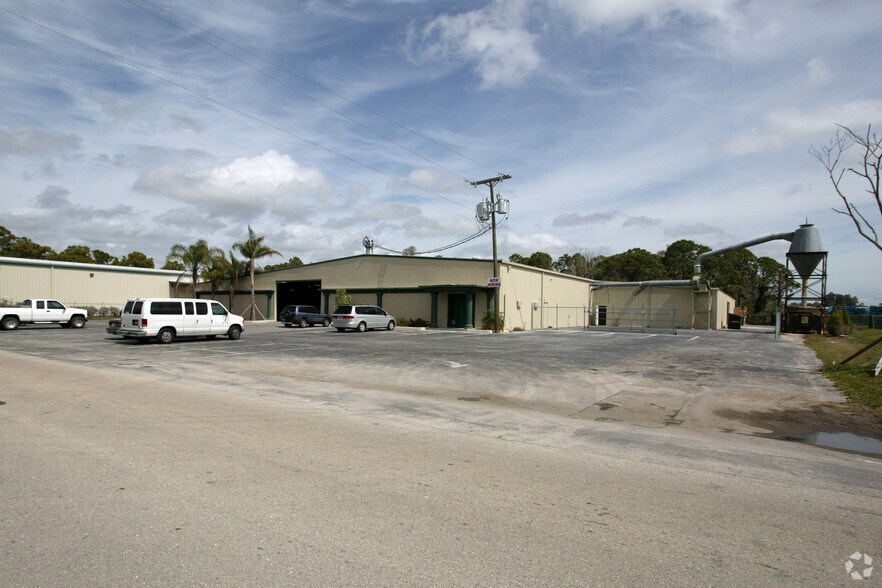 More Photos Of 17061 Alico Center Rd, Fort Myers Unknown For Lease