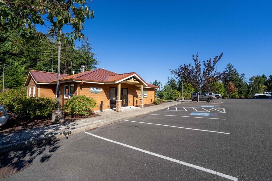 More Photos Of 1963 Thompson Rd, Coos Bay Hospital For Lease