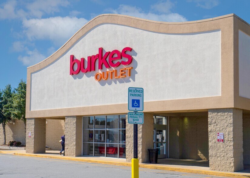 More Photos Of 1008 Crossroads Dr, Statesville Unknown For Lease