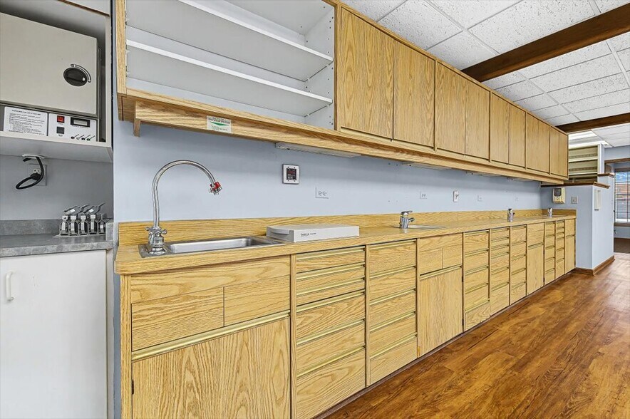 More Photos Of 50 Ela St, Barrington Medical For Lease