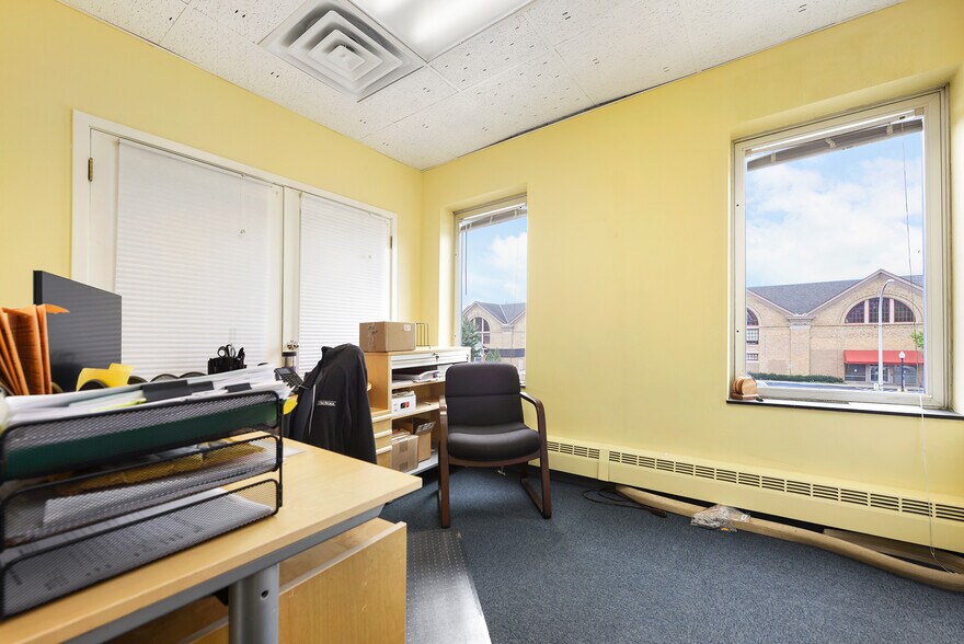 More Photos Of 5938-5948 Baum Blvd, Pittsburgh Medical For Lease