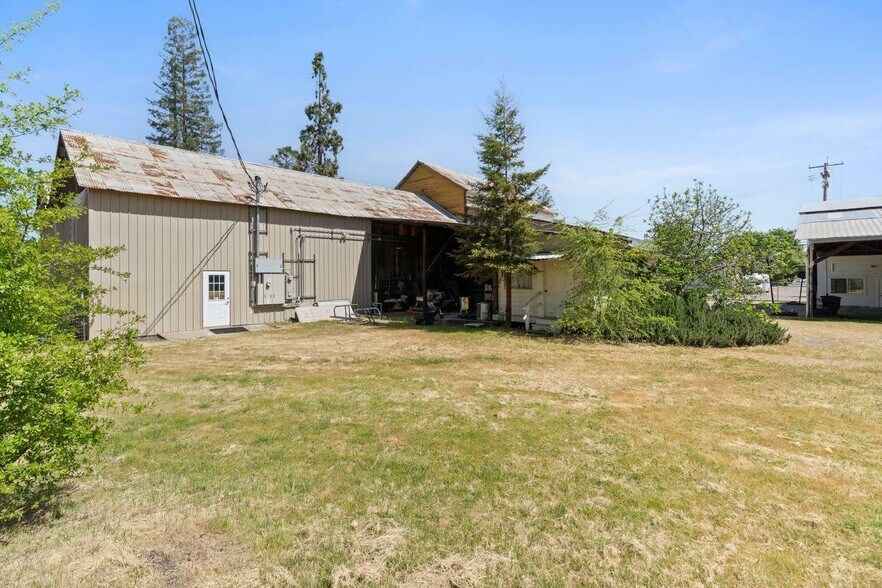 More Photos Of 217 W Jackson St, Ione Storefront Retail Office For Sale