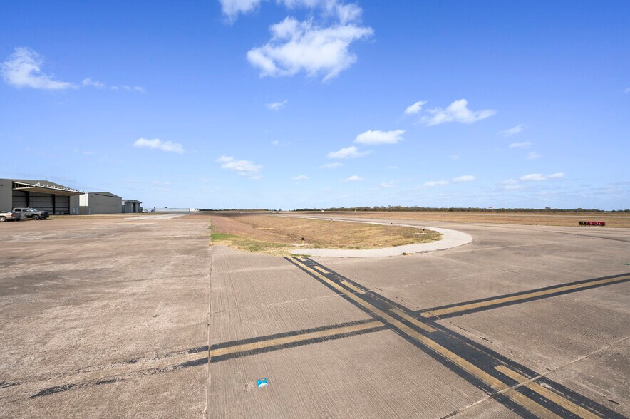 More Photos Of 1438 Airport Blvd, Mesquite Specialty For Sale