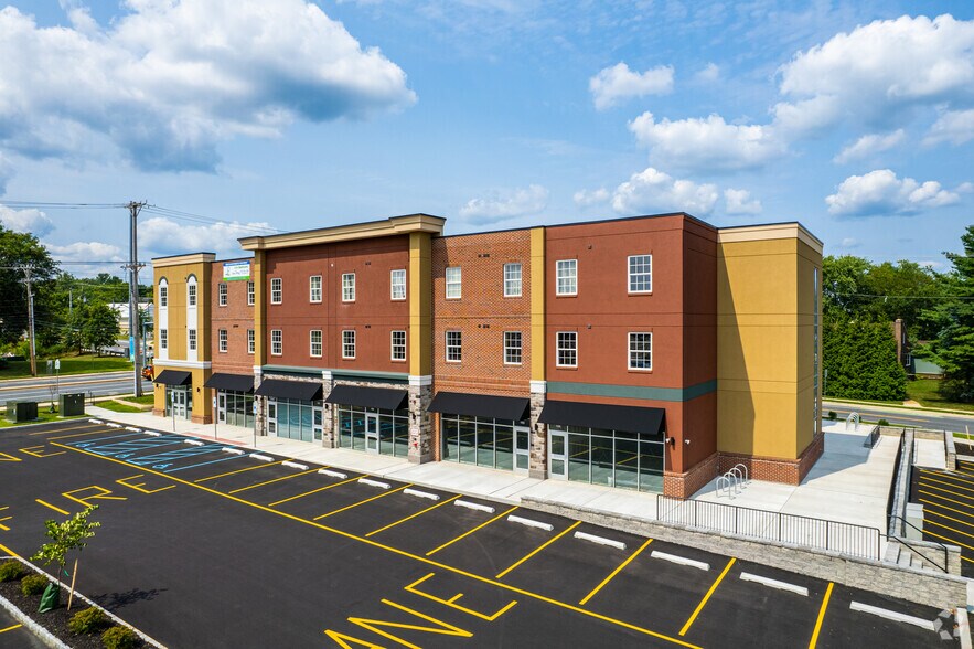 More Photos Of 211 S Main St, Newark Apartments For Lease