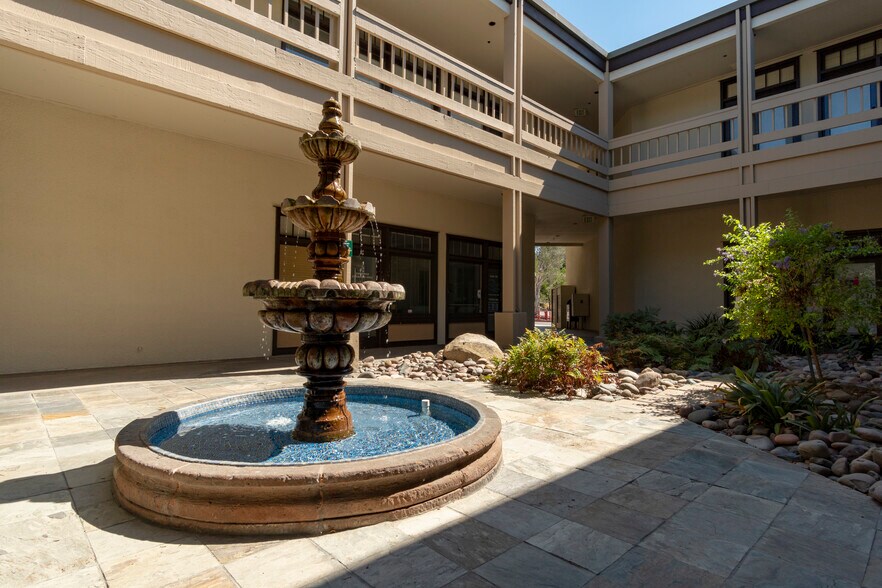 More Photos Of 285 N El Camino Real, Encinitas Unknown For Lease