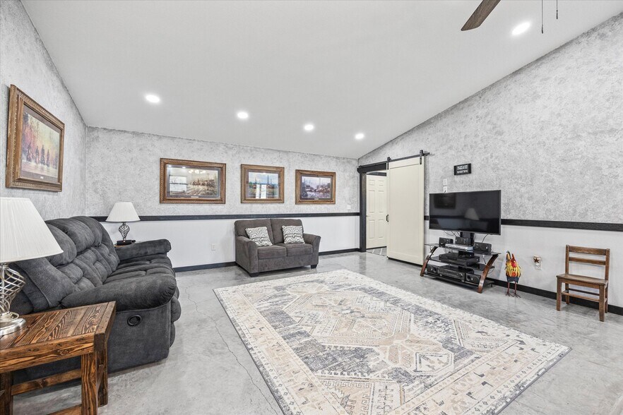 More Photos Of 7703 Prairie Creek Ln, Tolar Contractor Storage Yard For Sale