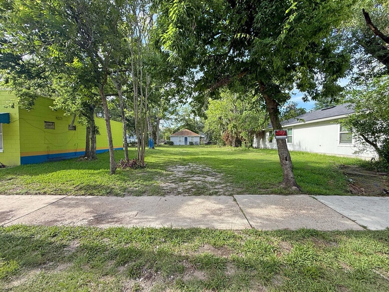 More Photos Of , Jacksonville General Retail For Sale