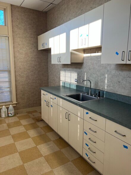 More Photos Of 6480 Milgen Rd, Midland Bank For Sale