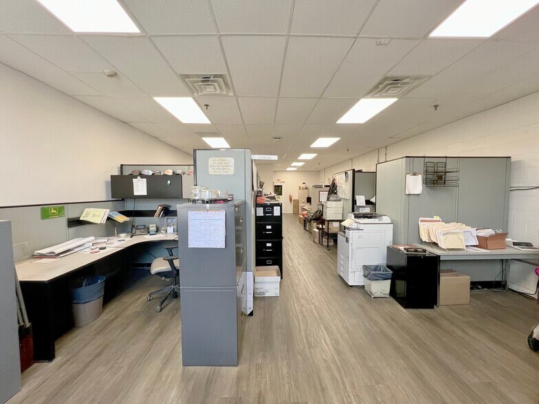 More Photos Of 204 Red Rd, McMinnville Warehouse For Sale