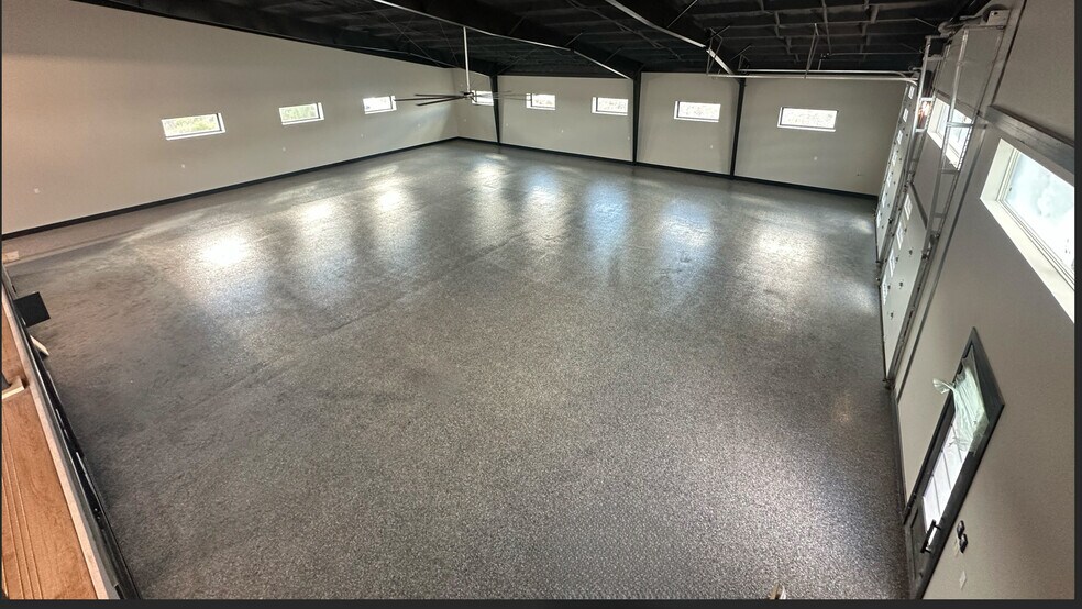 More Photos Of 1211 O Reilly Dr, Lakeway Showroom For Sale