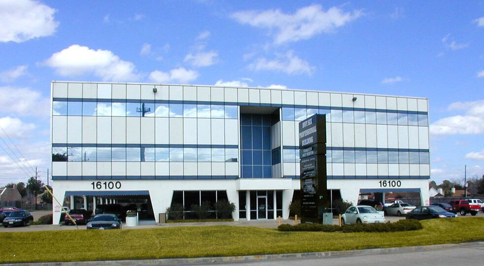 More Photos Of 16100 Cairnway Dr, Houston Office For Sale