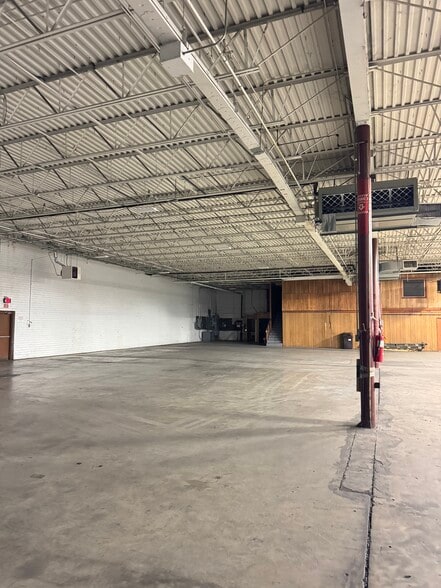 More Photos Of 1000 Tulip Dr, Gastonia Warehouse For Lease