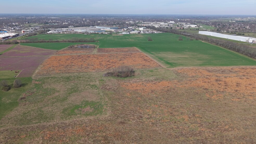 More Photos Of 300 Crossfield Dr, Versailles Land For Sale