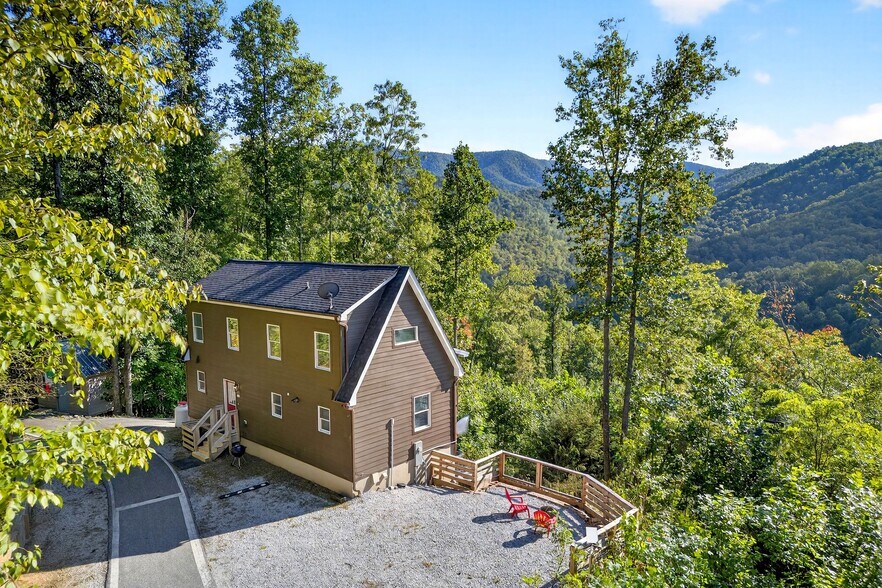 More Photos Of 8026 Buck Creek Rd, Marion Apartments For Sale