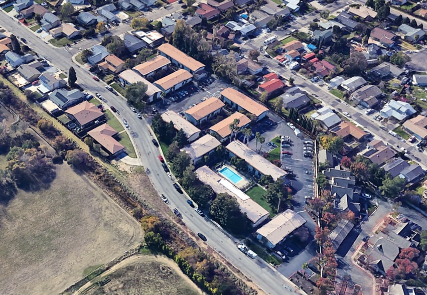More Photos Of 1400 Humphrey Dr, Suisun City Apartments For Sale