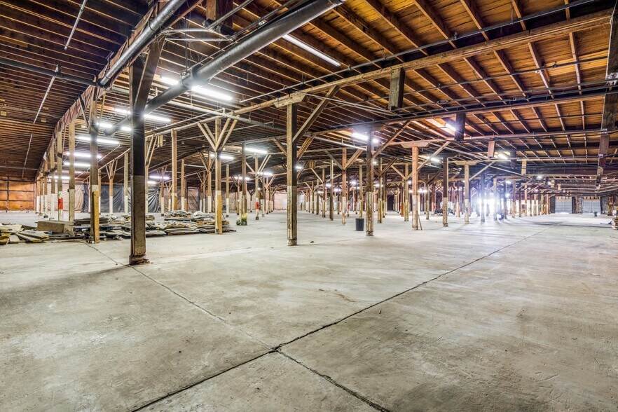 More Photos Of 1215 S Brightleaf Blvd, Smithfield Warehouse For Lease