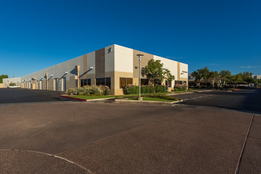 More Photos Of 4050 E Cotton Center Blvd, Phoenix Unknown For Lease