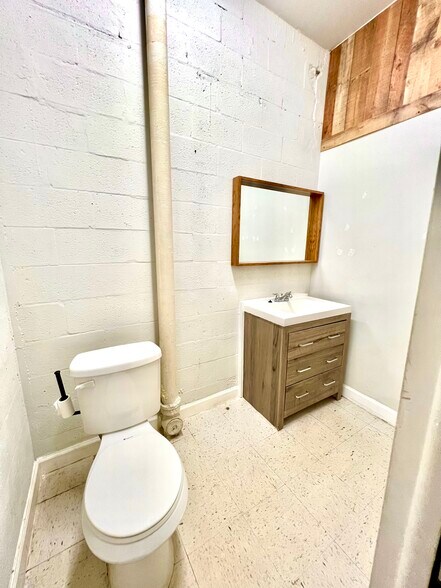 More Photos Of 3257 NW 7th Avenue Cir, Miami Light Distribution For Lease