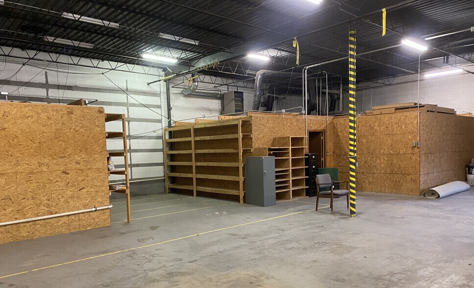 More Photos Of 1301 8th St, Canyon Warehouse For Sale