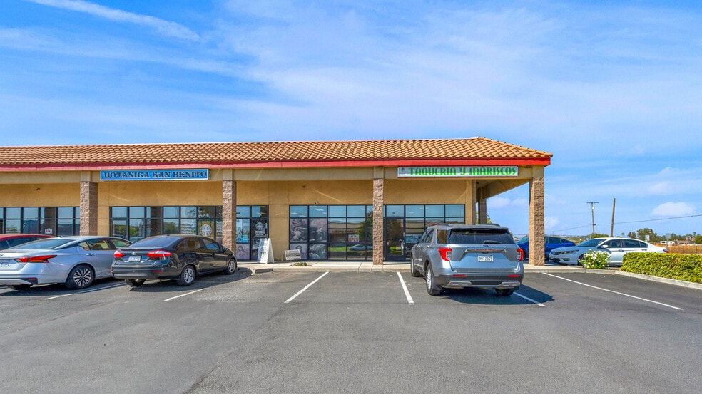More Photos Of 1410 Country Club Dr, Madera Unknown For Lease