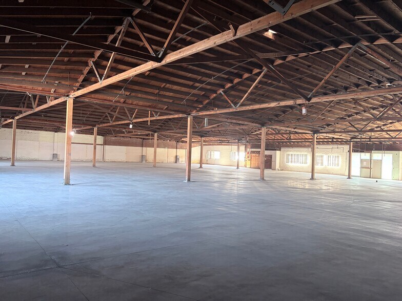 More Photos Of 1661-1665 9th St, Santa Monica Industrial For Lease
