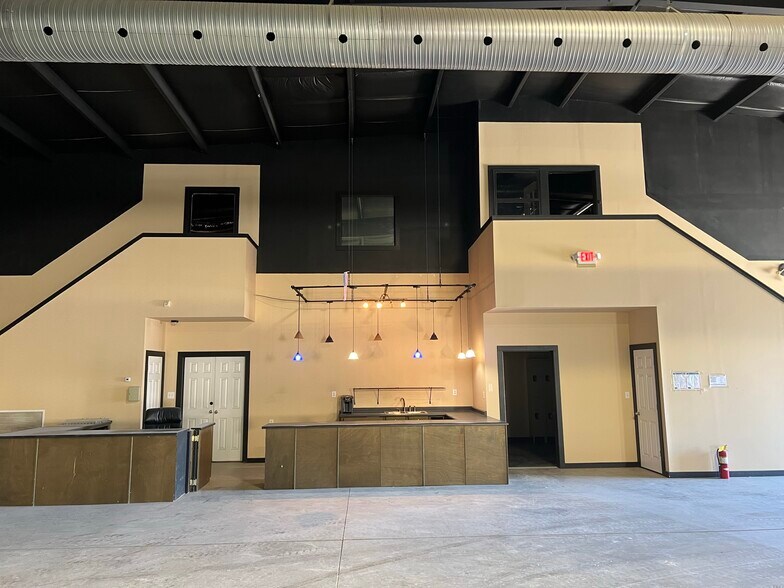 More Photos Of 230 Industrial Park Rd, Baldwin Warehouse For Sale