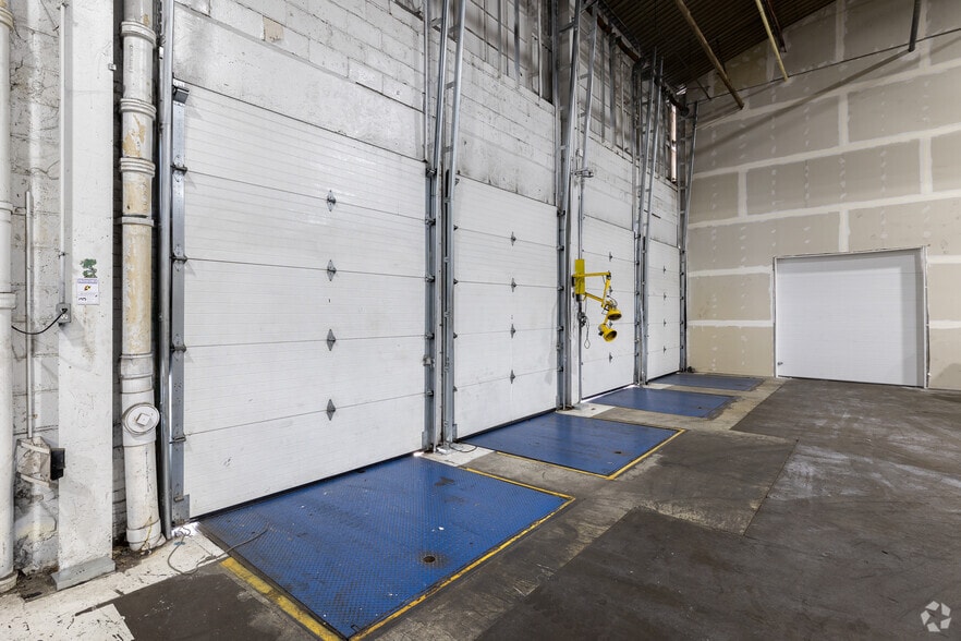 More Photos Of 7110-7140 N Broadway, Saint Louis Warehouse For Lease