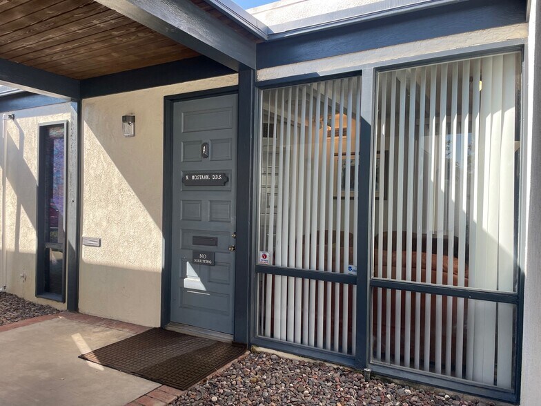 More Photos Of 17400 Irvine Blvd, Tustin Medical For Lease