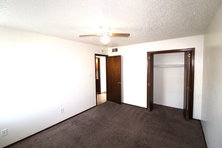 More Photos Of 1311 Glen Oaks Ct, Norman Apartments For Sale