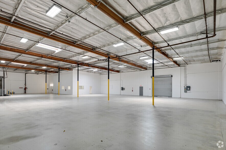 More Photos Of 1170-1172 N Armando St, Anaheim Warehouse For Lease