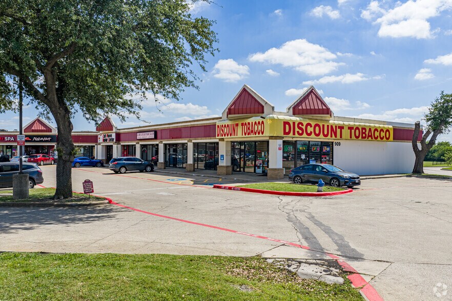 More Photos Of 909 Gross Rd, Mesquite Unknown For Lease