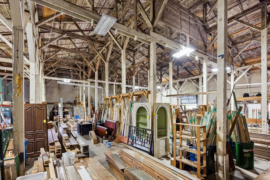 More Photos Of 1200 National St, Houston Warehouse For Sale