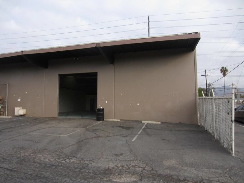 More Photos Of 1022 W Gladstone St, Azusa Industrial For Lease