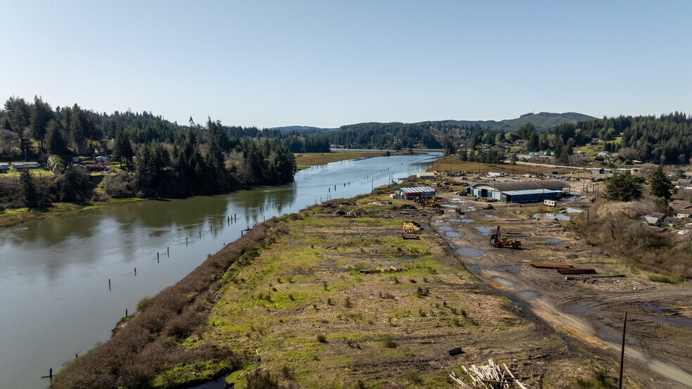 More Photos Of 93761 Hackett Ln, Coos Bay Distribution For Sale