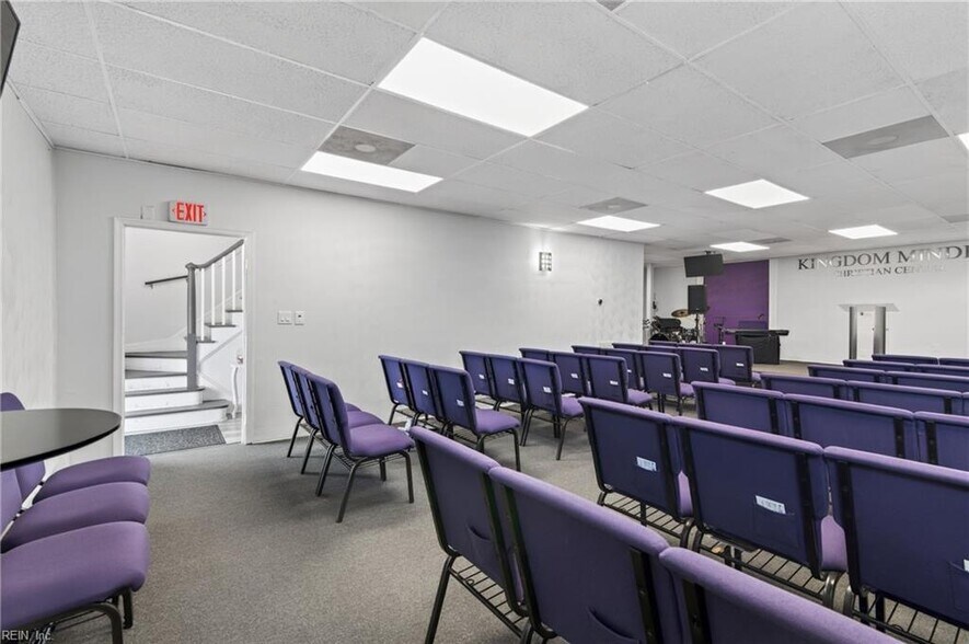 More Photos Of 2546 Ballentine Blvd, Norfolk General Retail For Sale