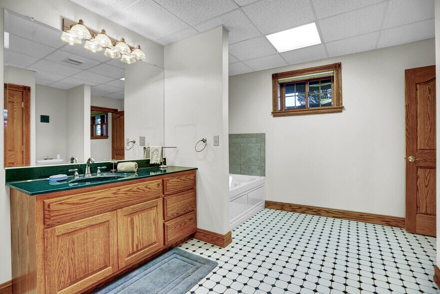 More Photos Of 600 Airport Dr, Mifflintown Flex For Sale