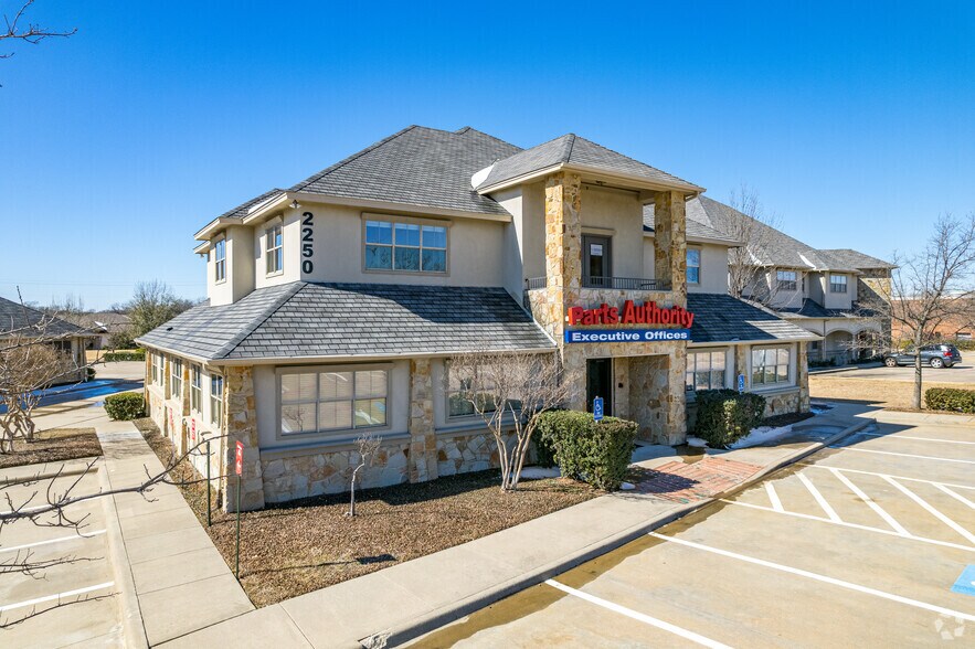 Primary Photo Of 2250 Pool Rd, Grapevine Office Residential For Sale