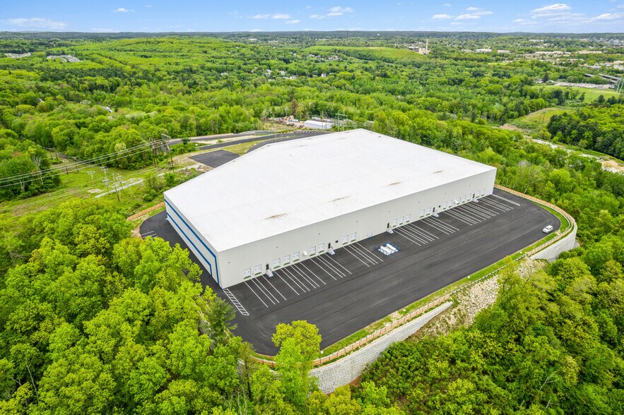 More Photos Of 46 Old Ferry Rd, Methuen Warehouse For Lease