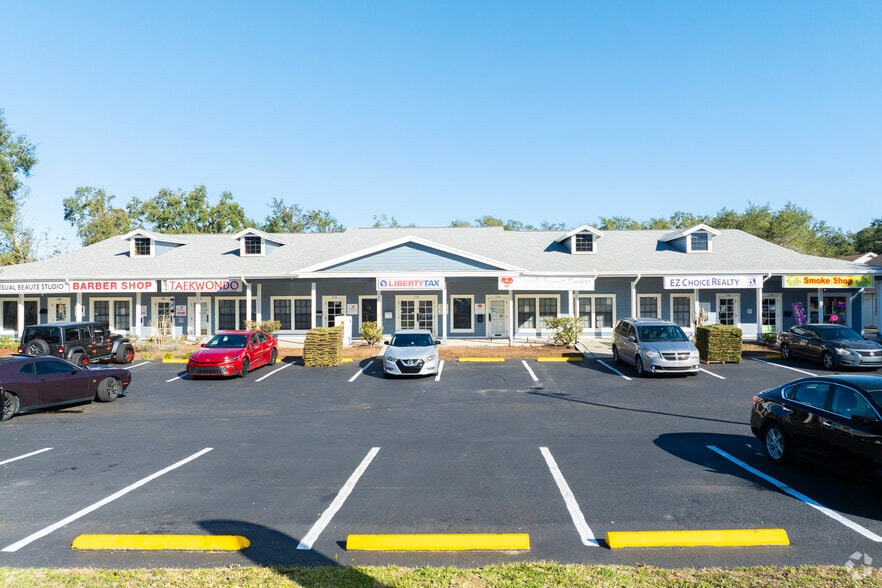 Primary Photo Of 114-118 E Bloomingdale Ave, Brandon Storefront Retail Office For Lease