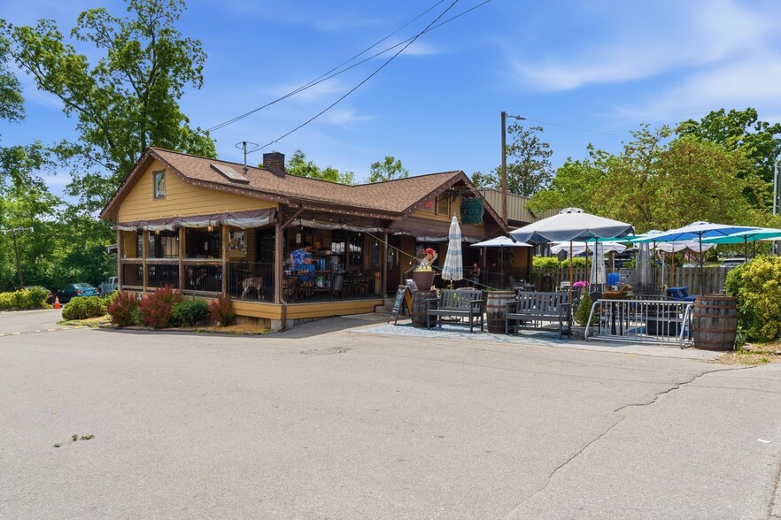 More Photos Of 1404-1406 McGavock Pike, Nashville General Retail For Lease