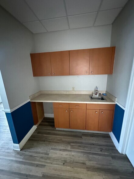 More Photos Of 1462-1466 E Bloomingdale Ave, Valrico Office For Sale