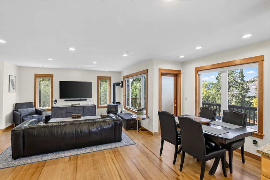 More Photos Of 407 Huskey Rd, Mosier Specialty For Sale