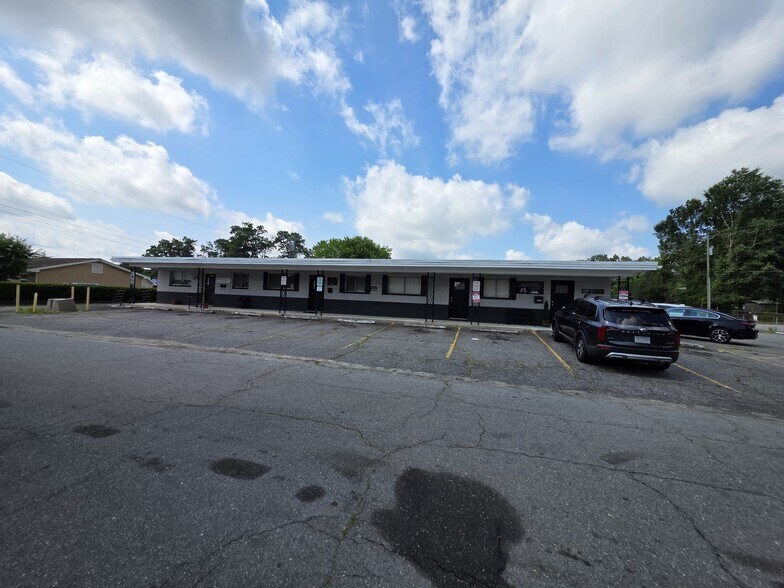 More Photos Of 706 Wilkins St, Smithfield Medical For Sale
