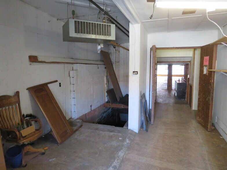 More Photos Of 110-112 W Washington st, Morris General Retail For Sale