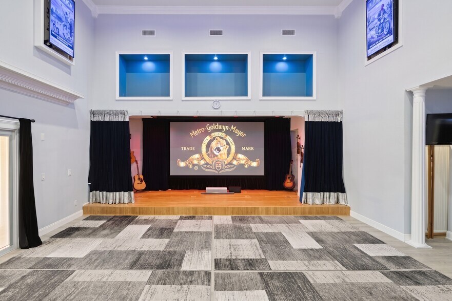 More Photos Of 1498 Markham Woods Rd, Longwood Flex For Sale