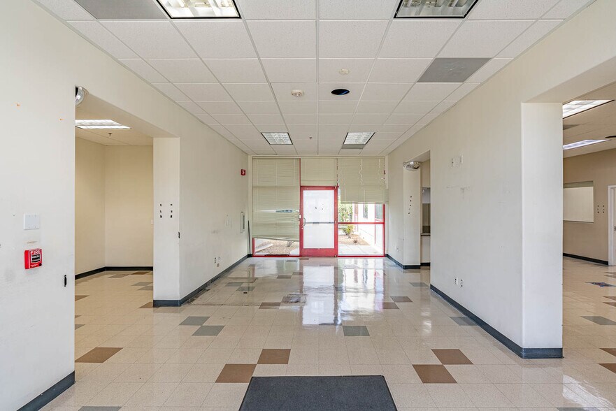 More Photos Of 300-304 E Avenue K6, Lancaster Office For Lease