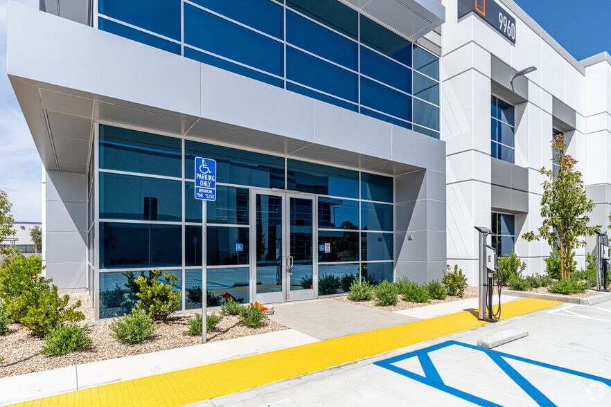 More Photos Of 9920 Pioneer Blvd, Santa Fe Springs Unknown For Lease