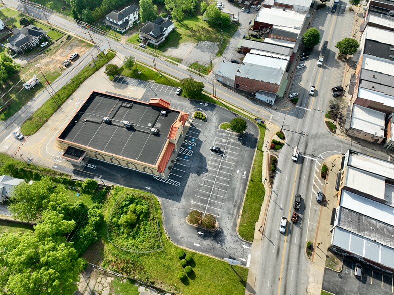 More Photos Of 121 N Main St, Woodruff Drugstore For Sale