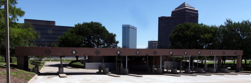 More Photos Of 460 E John Carpenter Fwy, Irving Freestanding For Sale